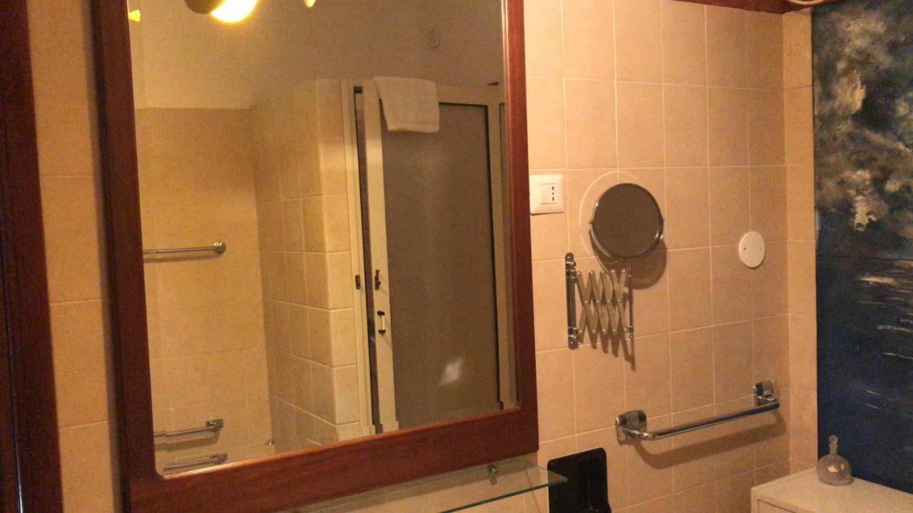 ホテル Viale Italia 41: I Migliori Anni サッサリ エクステリア 写真